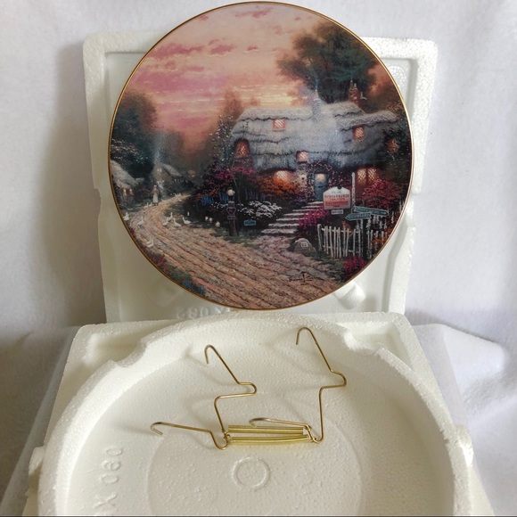 Thomas Kinkade’s Olde Porterfield Tea Room Plate - Picture 3 of 6